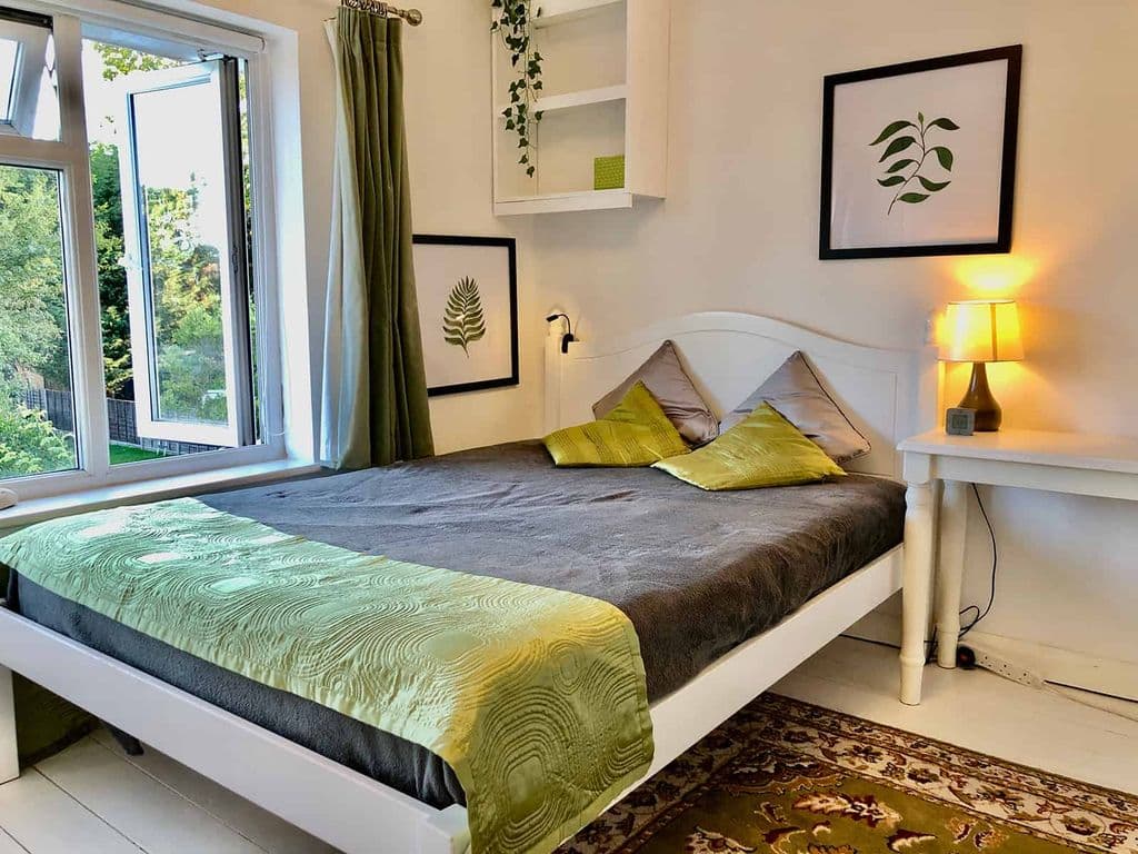 Rent this Modern Living Room in Surrey, UK